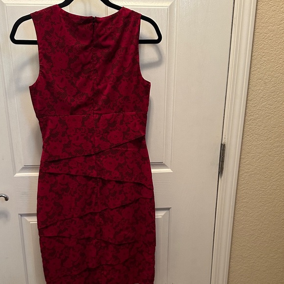 White House Black Market Red and Black knee length Dress Stretch Lining Size 6 - Picture 5 of 5